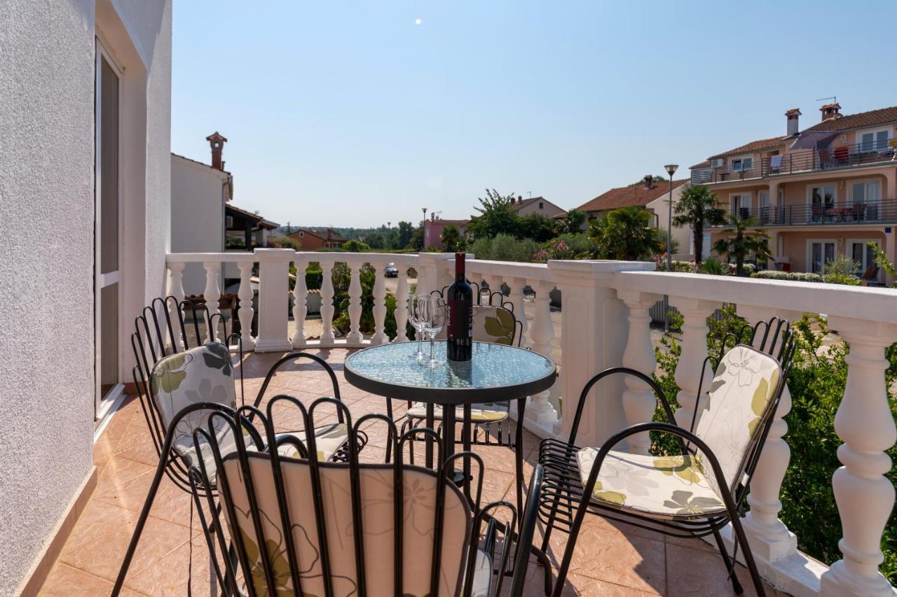 Apartments Oliva Пореч Экстерьер фото