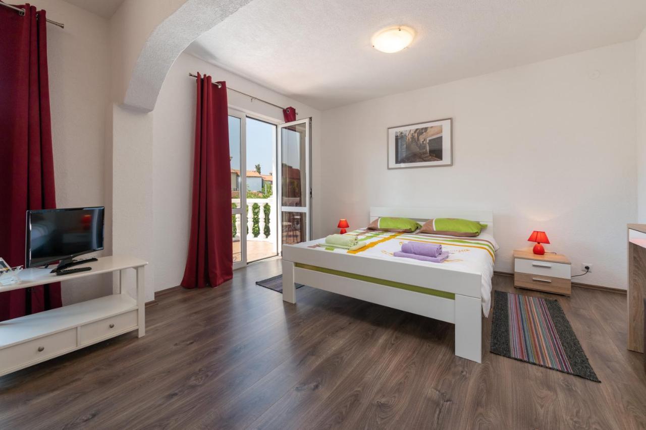 Apartments Oliva Пореч Экстерьер фото