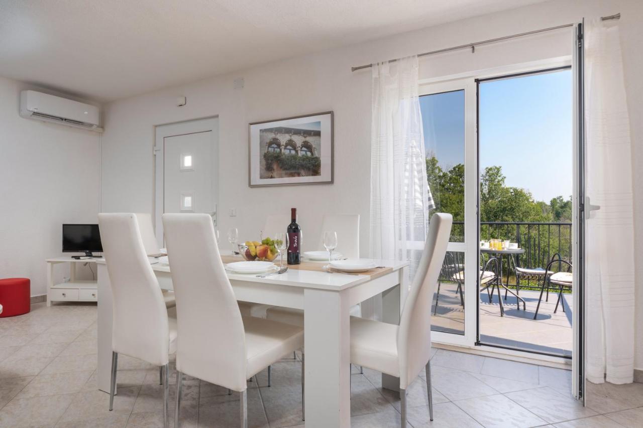 Apartments Oliva Пореч Экстерьер фото