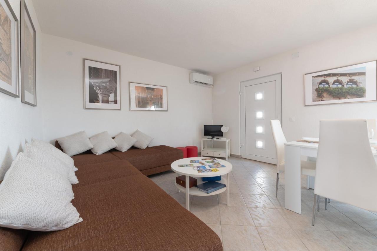 Apartments Oliva Пореч Экстерьер фото