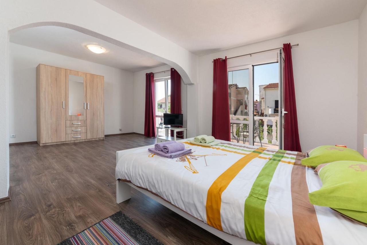 Apartments Oliva Пореч Экстерьер фото