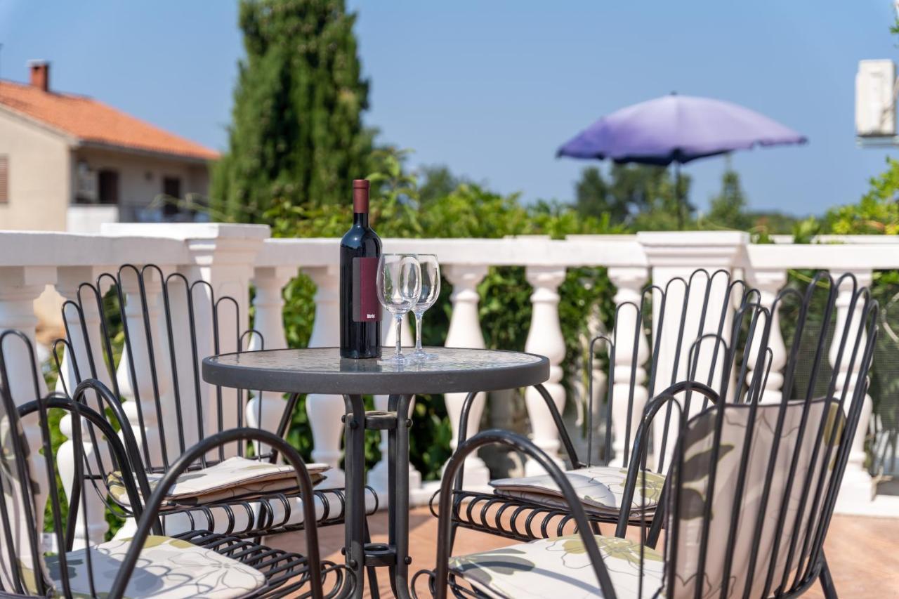 Apartments Oliva Пореч Экстерьер фото