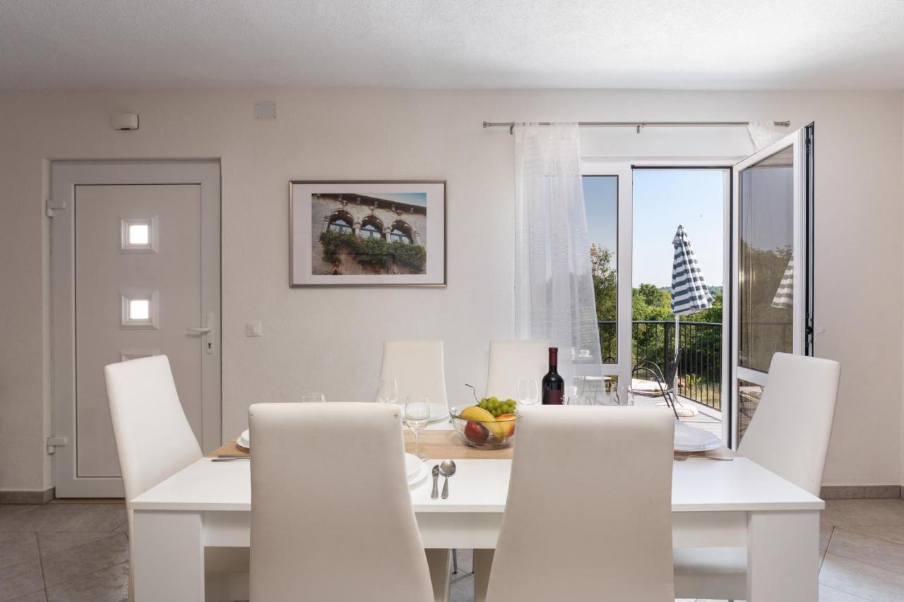 Apartments Oliva Пореч Экстерьер фото